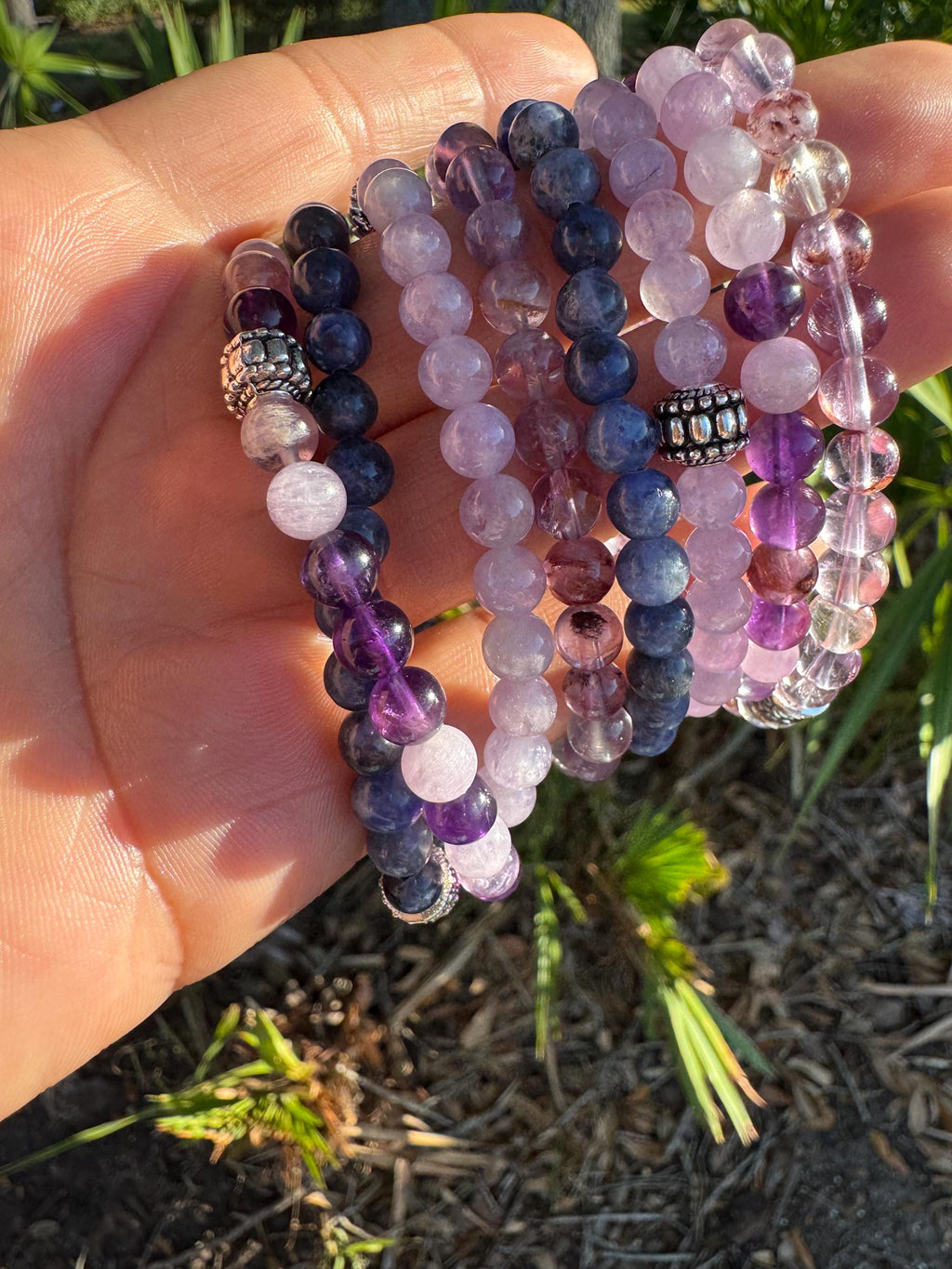 Amethyst bracelet. Medium (6mm beads)